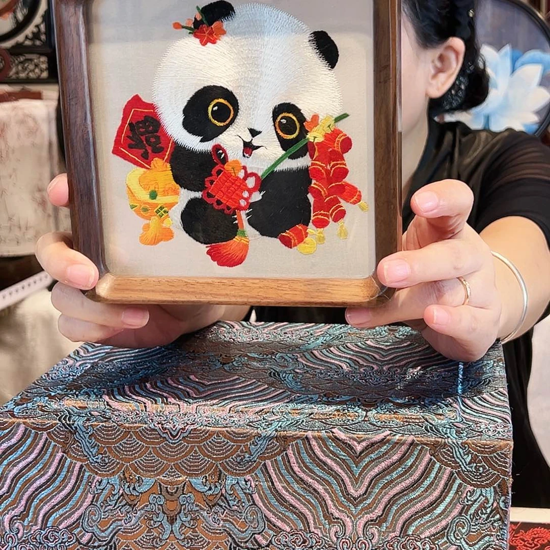 织绣苏绣摆台胡桃木