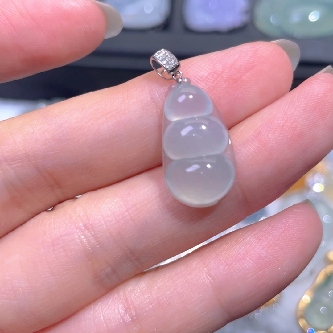 颈饰18K金镶嵌翡翠翡翠