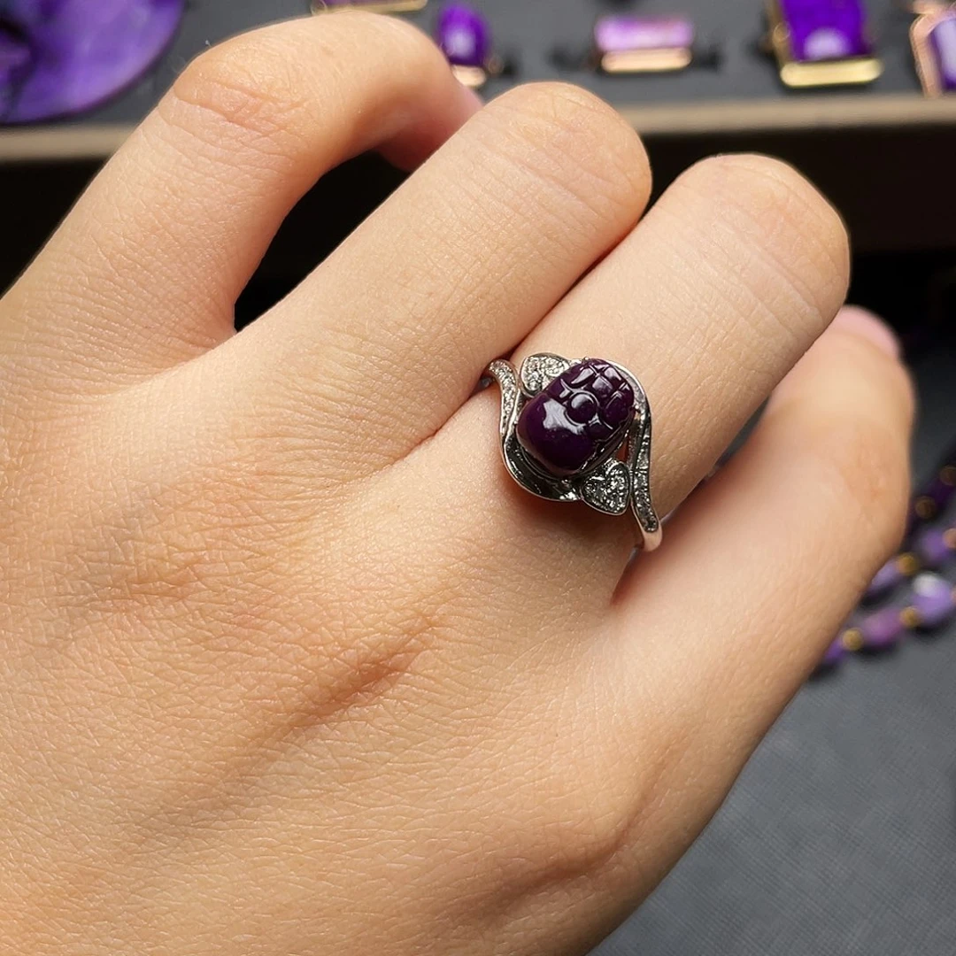 银S925镶嵌苏纪石（舒俱来）戒指