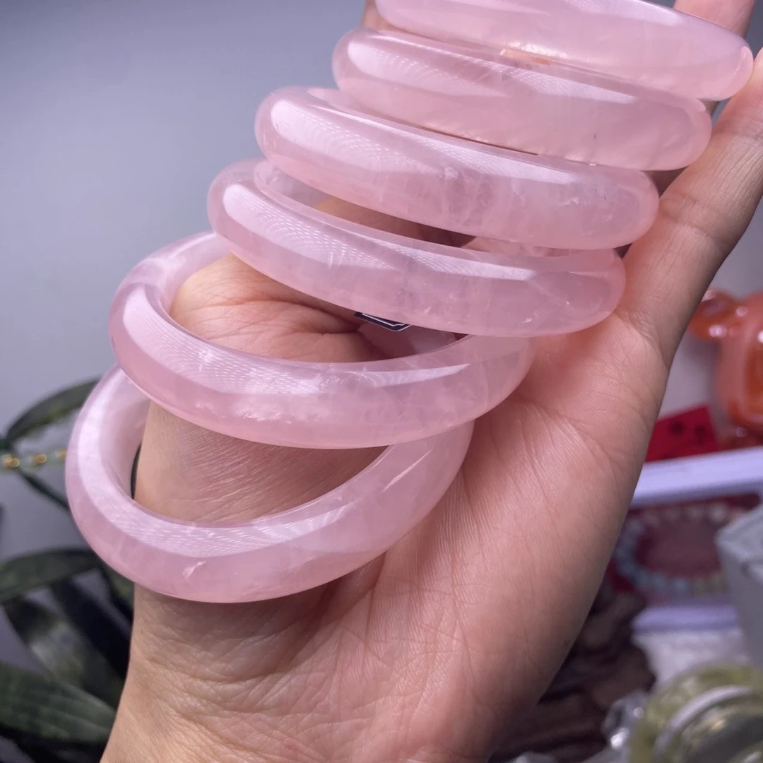天然粉色水晶手镯-多样性发其一