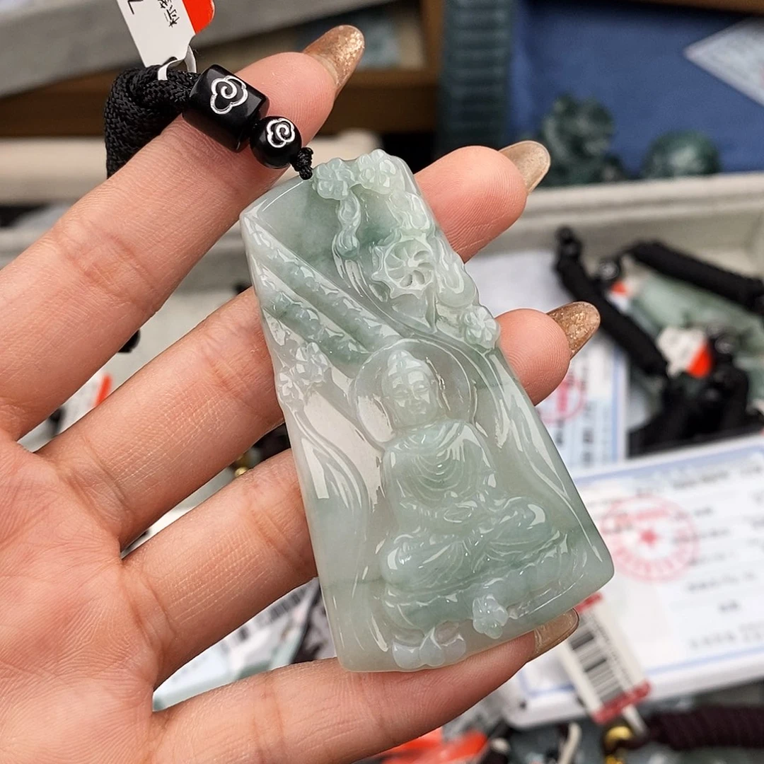 翡翠颈饰未镶嵌的
