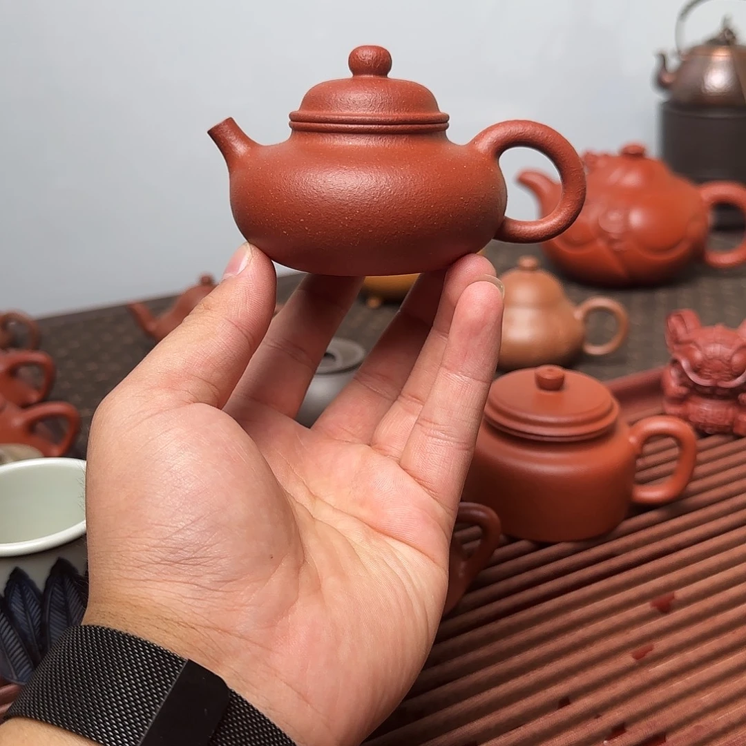 茶壶紫砂微瑕封釉纯红降坡小容天130cc