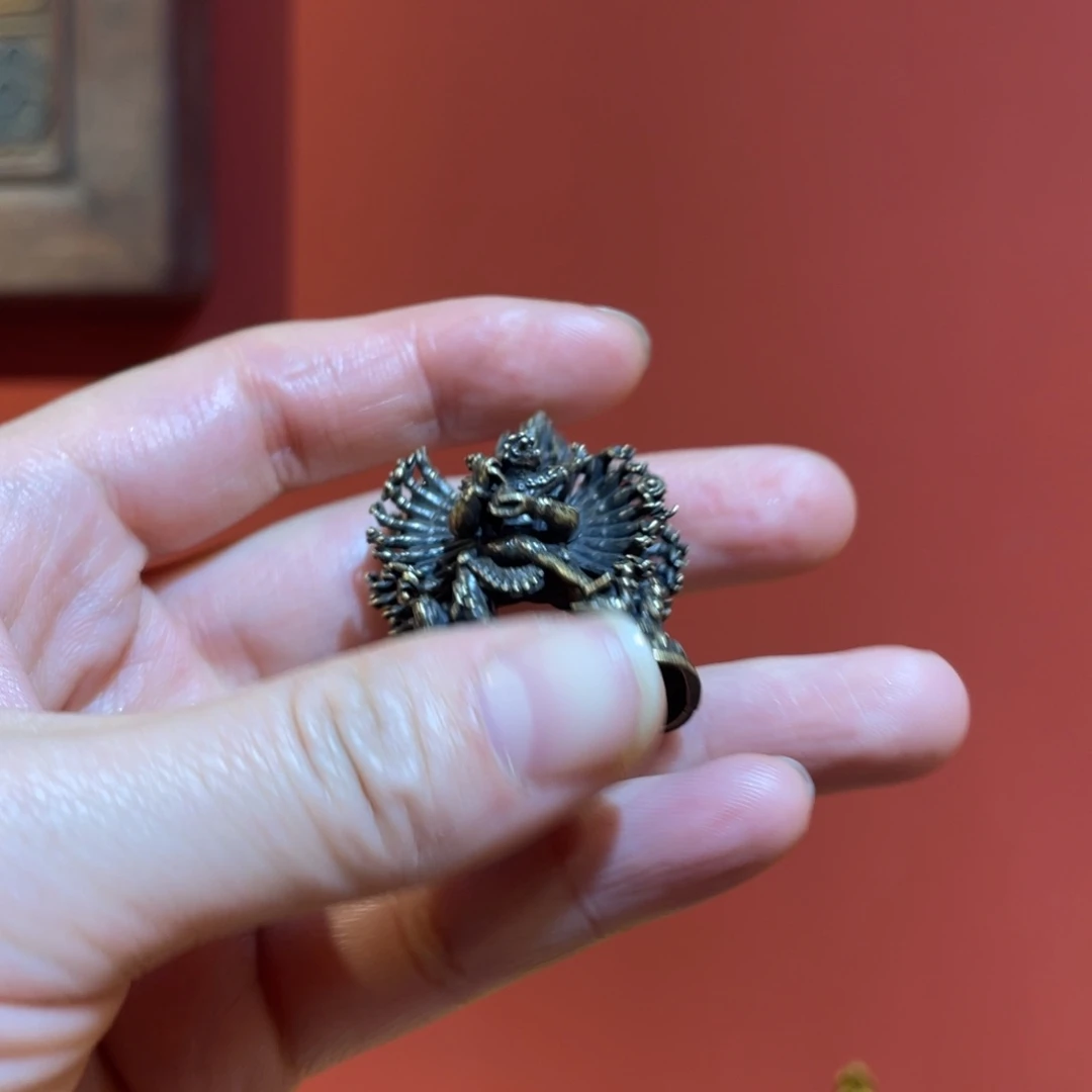 泥塑F****x我们的目标是成为一个