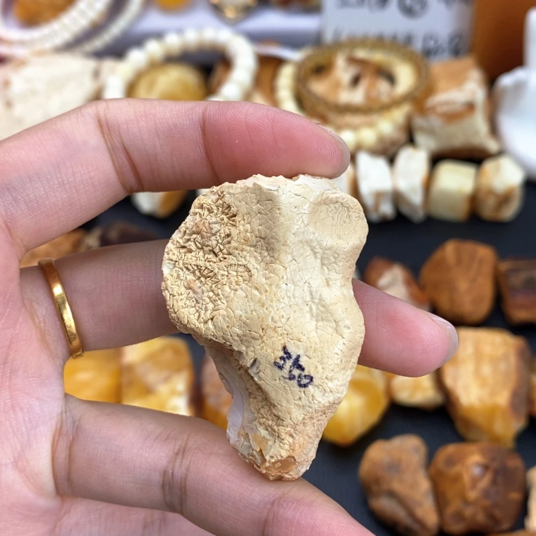 ****定制琥珀未镶嵌蜜蜡
