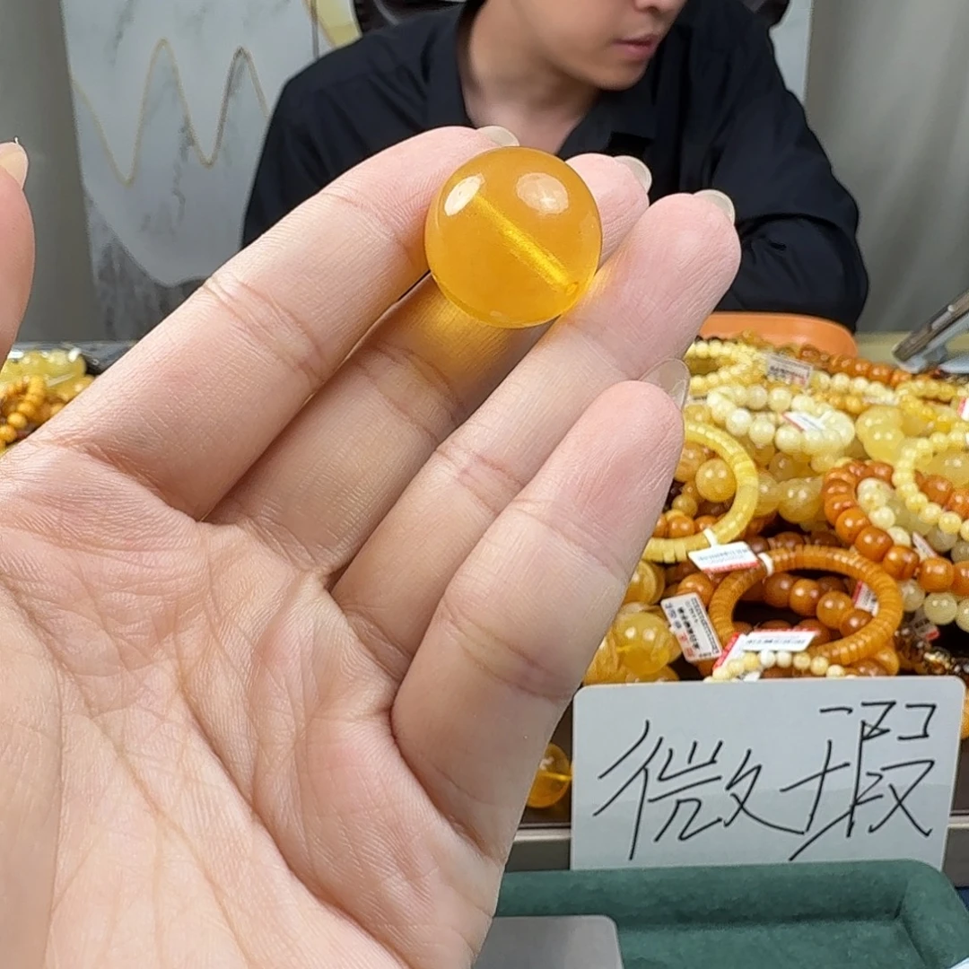 琥珀未镶嵌珠宝奇石