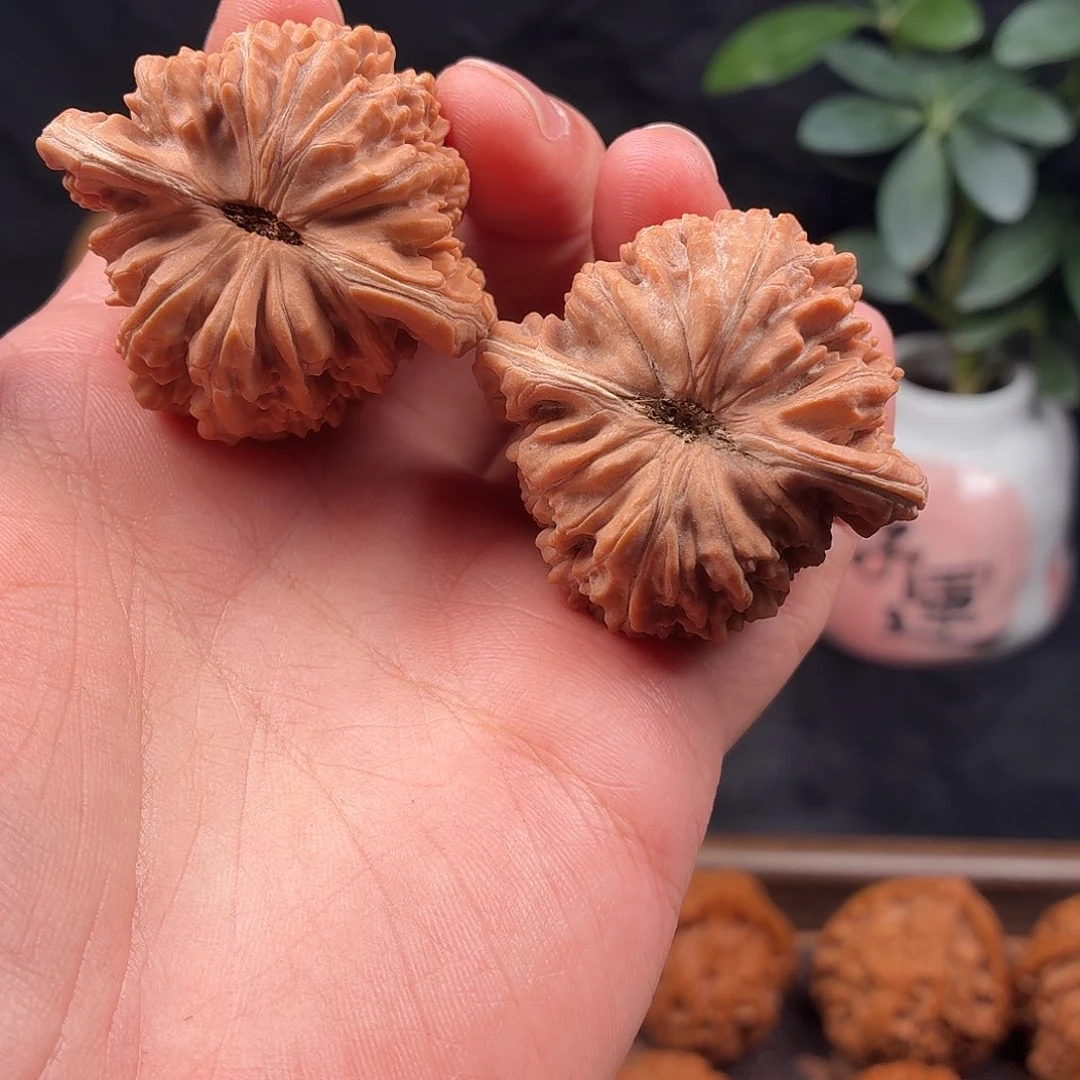 等****文玩核桃吊坠水晶楼