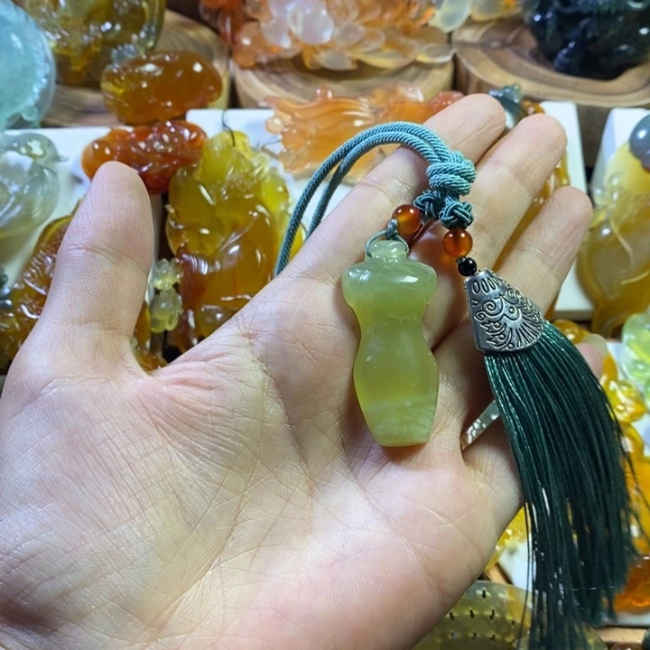 未镶嵌蛇纹石玉颈饰