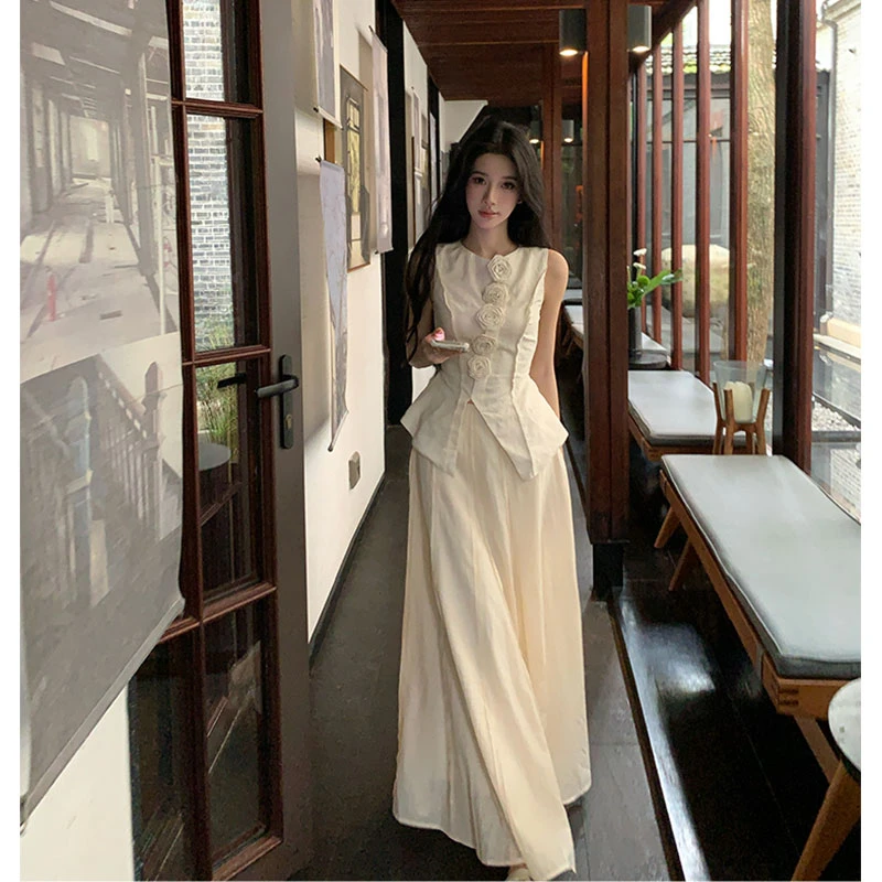 松弛感老钱风套装女2025年夏季新款玫瑰无袖背心配高腰A摆鱼尾裙