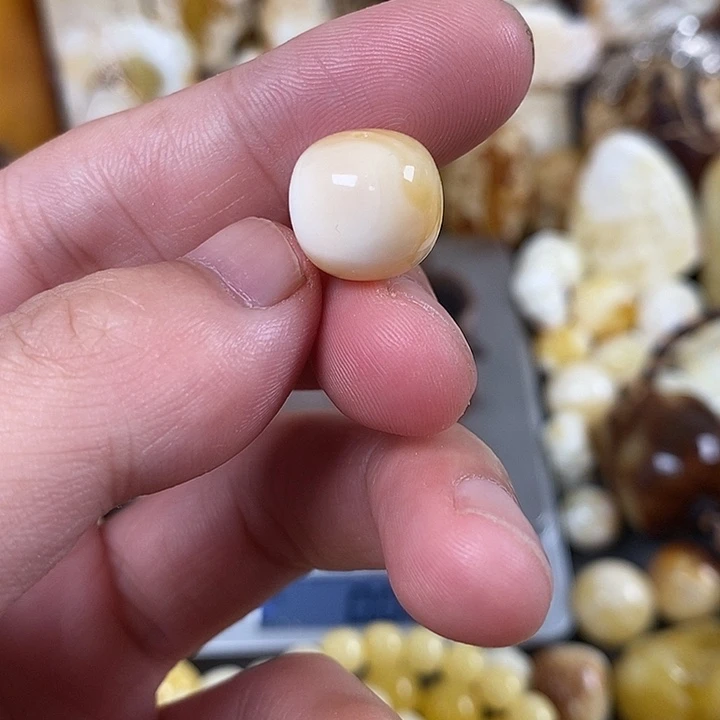 未镶嵌琥珀裸石我