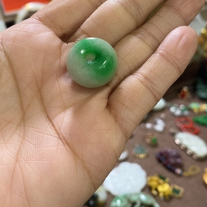 翡翠未镶嵌戒指好看88888888888888888