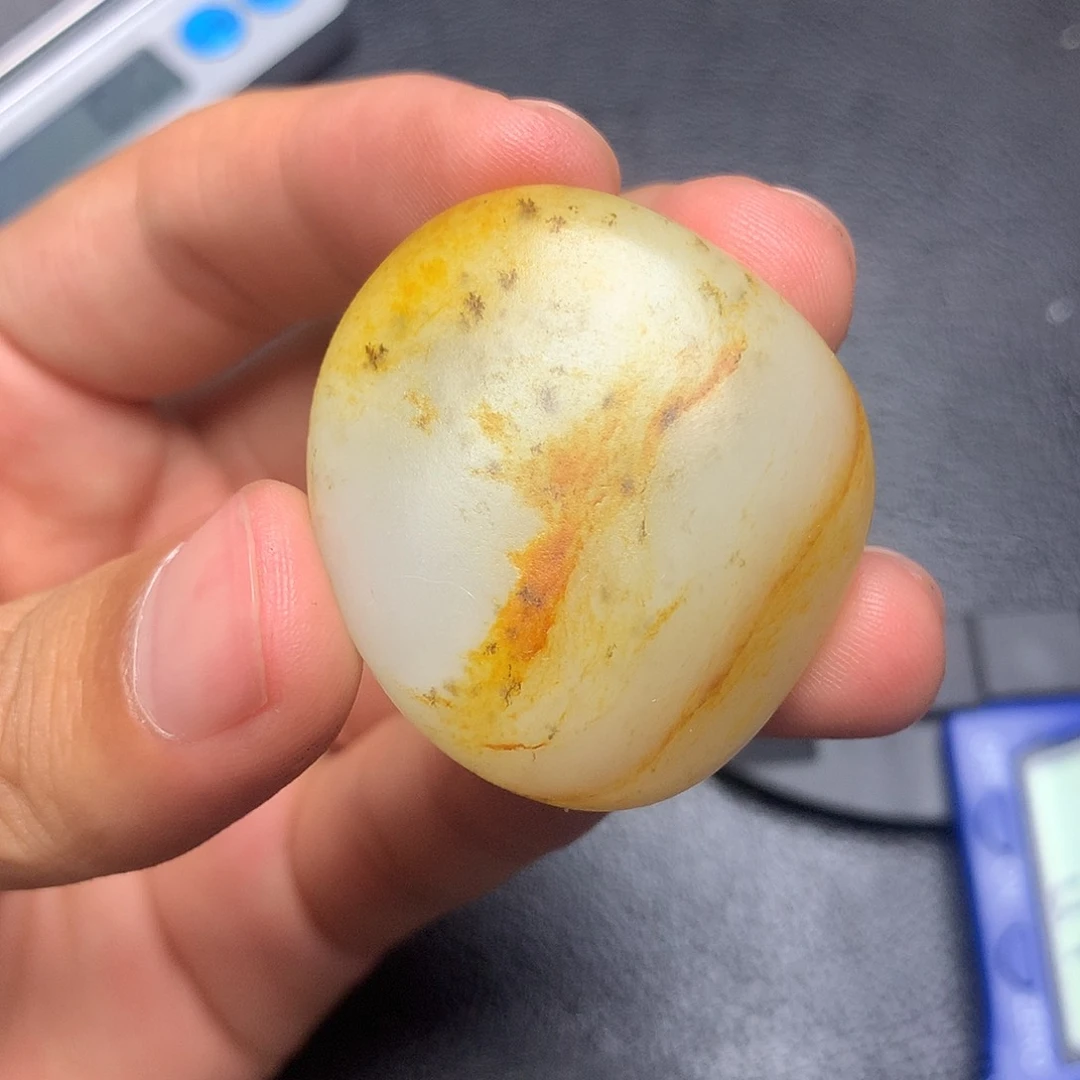 和田玉未镶嵌把件