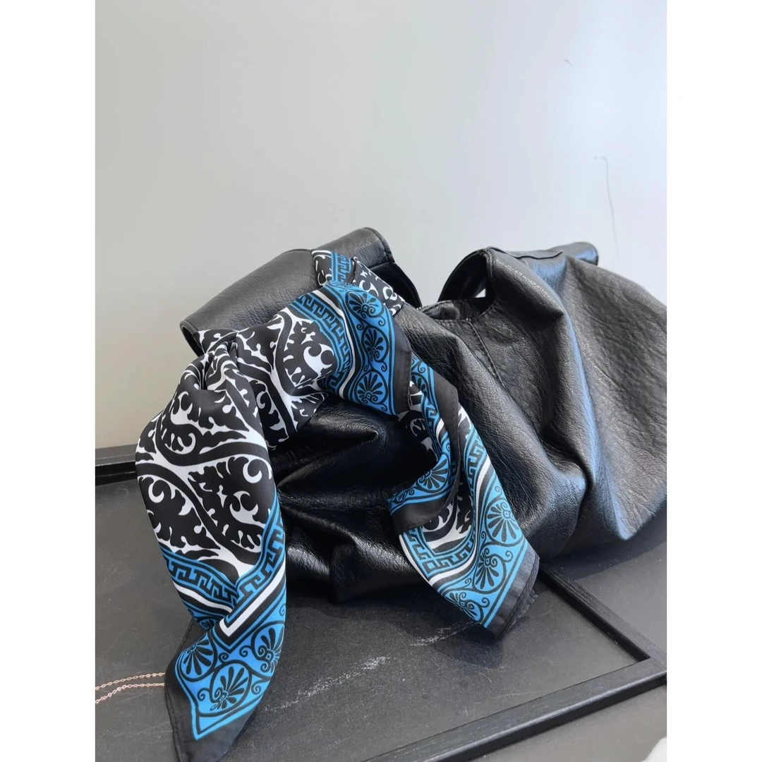 民复古族风印花方巾披肩女围巾旅游穿搭丝巾海边沙滩纱巾