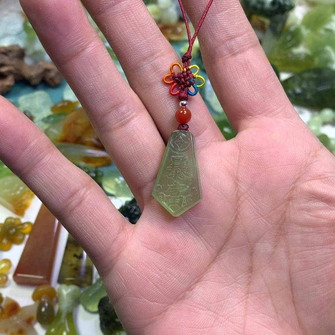 岫玉颈饰未镶嵌暴富