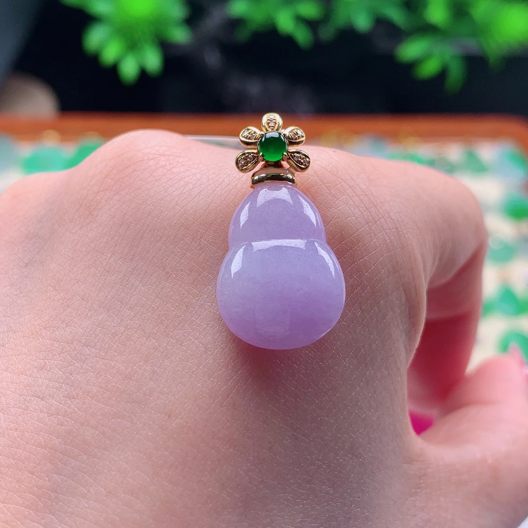 天然缅甸翡翠18k镶嵌葫芦吊坠、86026尺寸27.5×13.8×4.6（下单咨询）