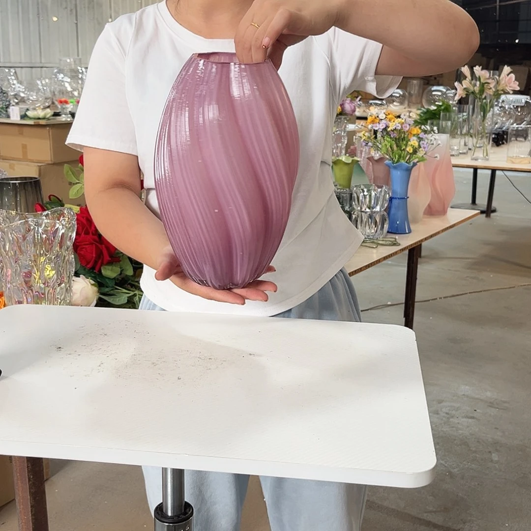 水晶紫色麦芽糖花瓶