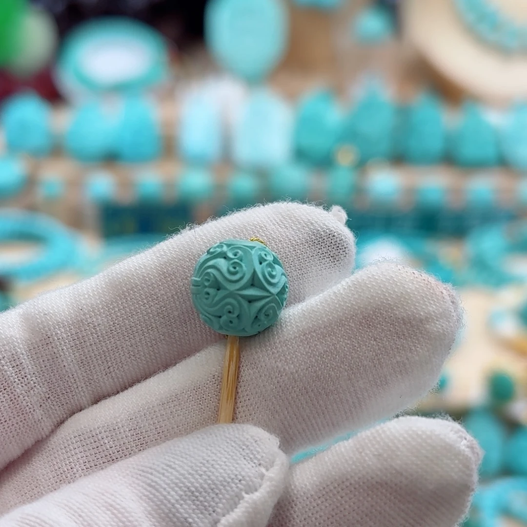 绿松石未镶嵌珠宝奇石