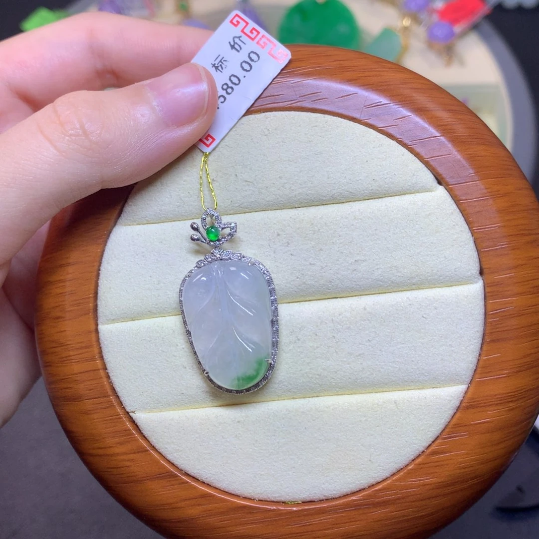 翡翠18K金镶嵌颈饰天然