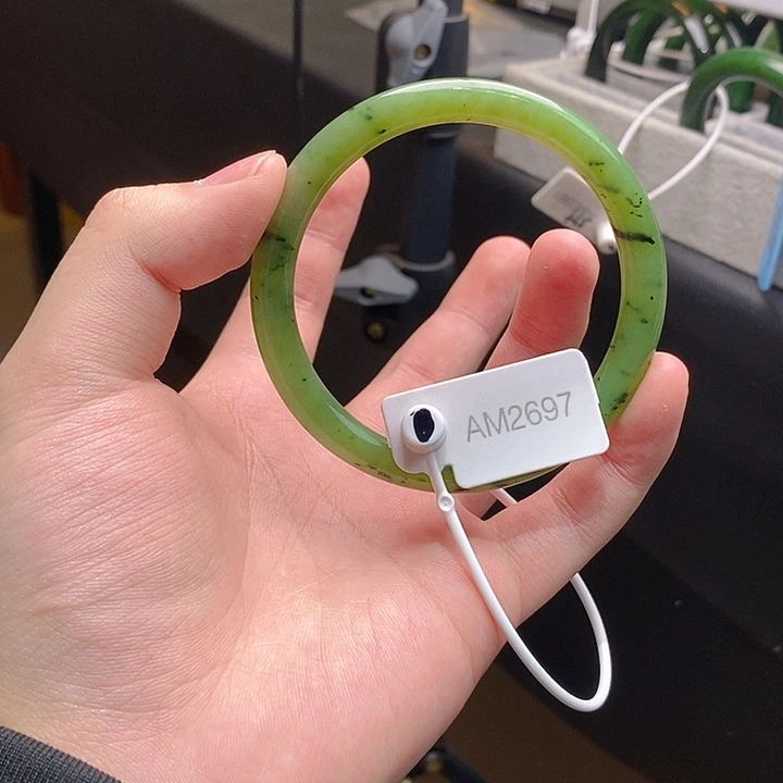 和田玉（碧玉）未镶嵌手镯