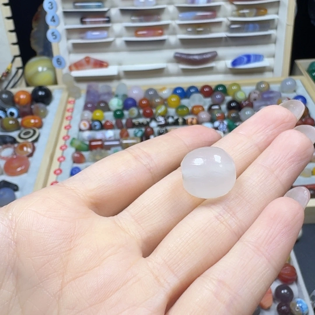 圣***展未镶嵌天然玛瑙玛瑙/玉髓