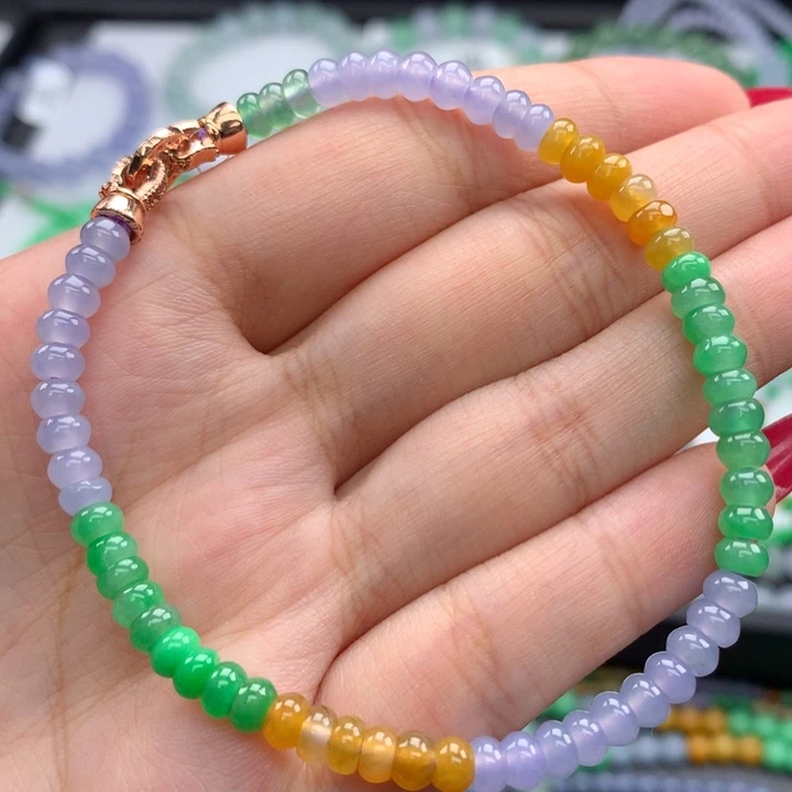 翡翠手镯未镶嵌翡翠