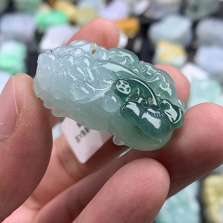 翡翠未镶嵌颈饰天然缅甸翡翠貔貅吊坠