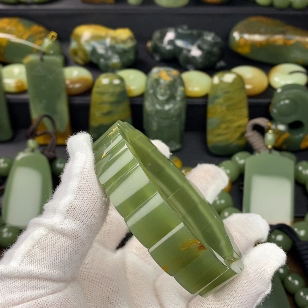 岫岩河磨玉（透闪石质玉）未镶嵌手链