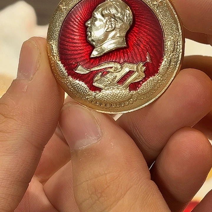 纤***.像章一一一高贵轻复古一一一高贵轻