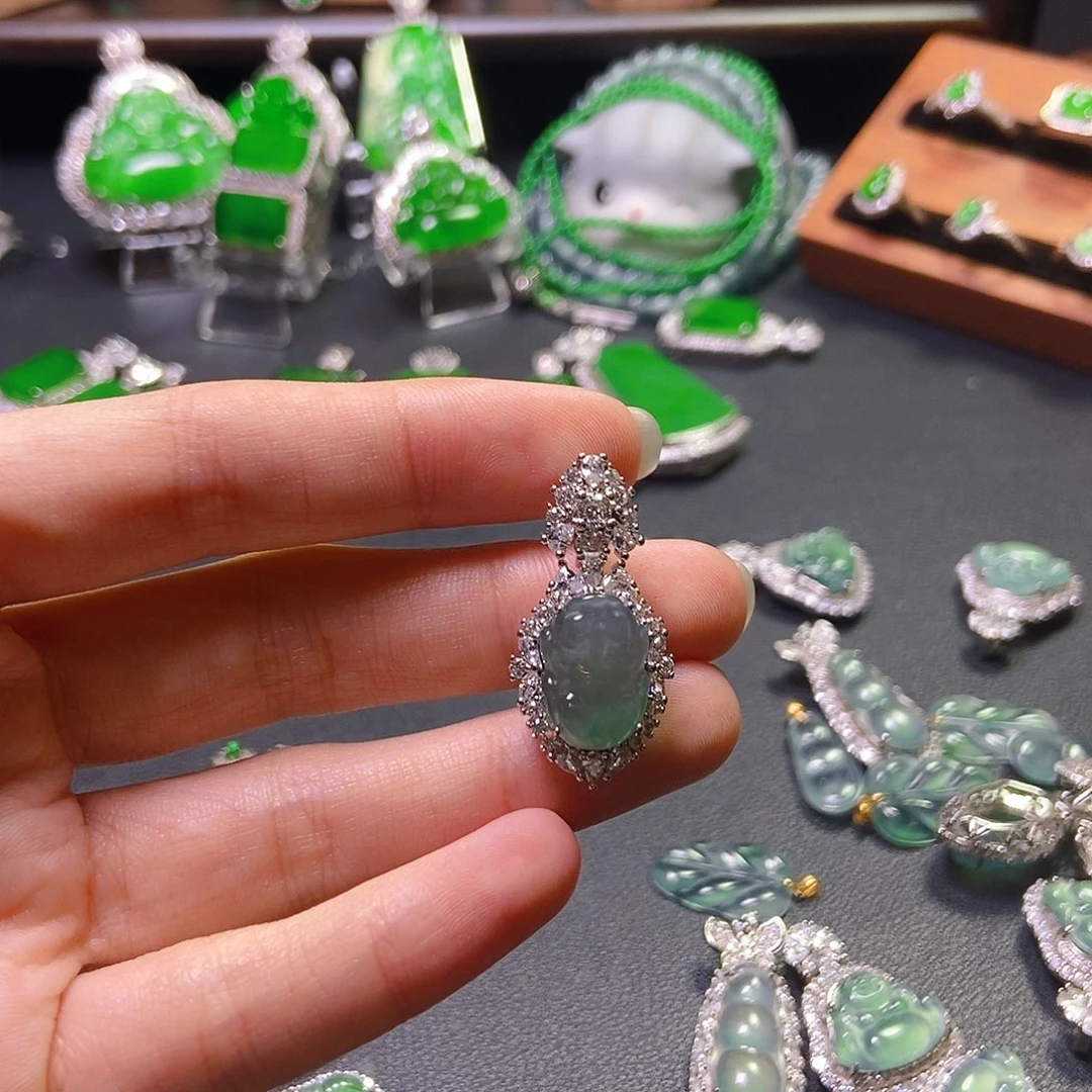 翡翠未镶嵌吊坠(不含链)