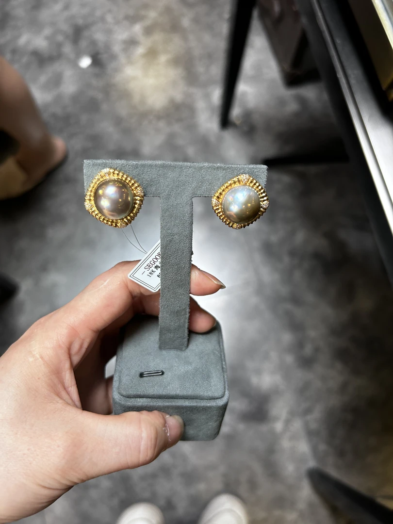 18k金马贝珍珠耳饰