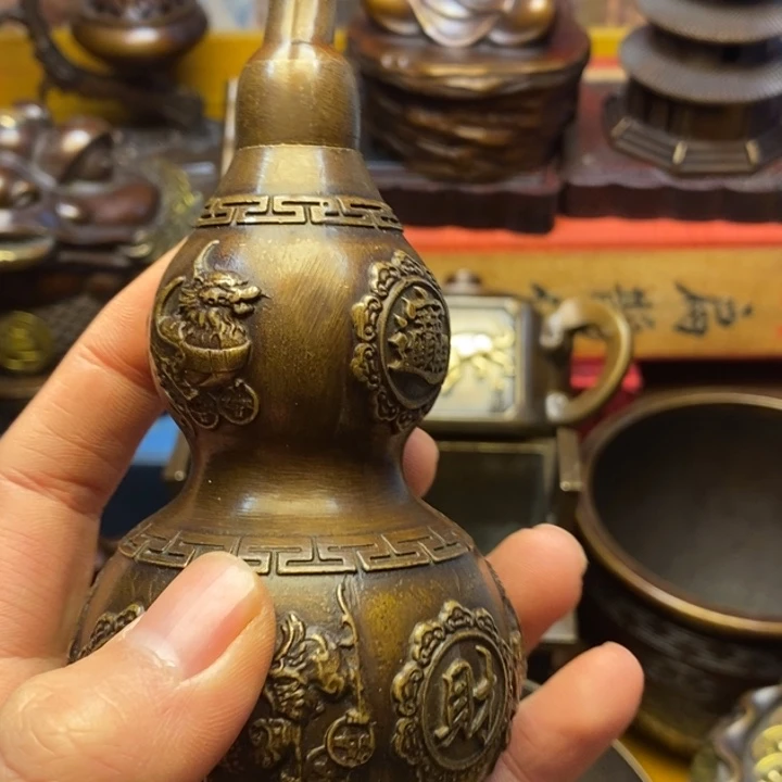 铜器摆件做工精良