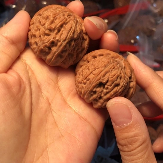 文玩核桃吊坠白狮子40