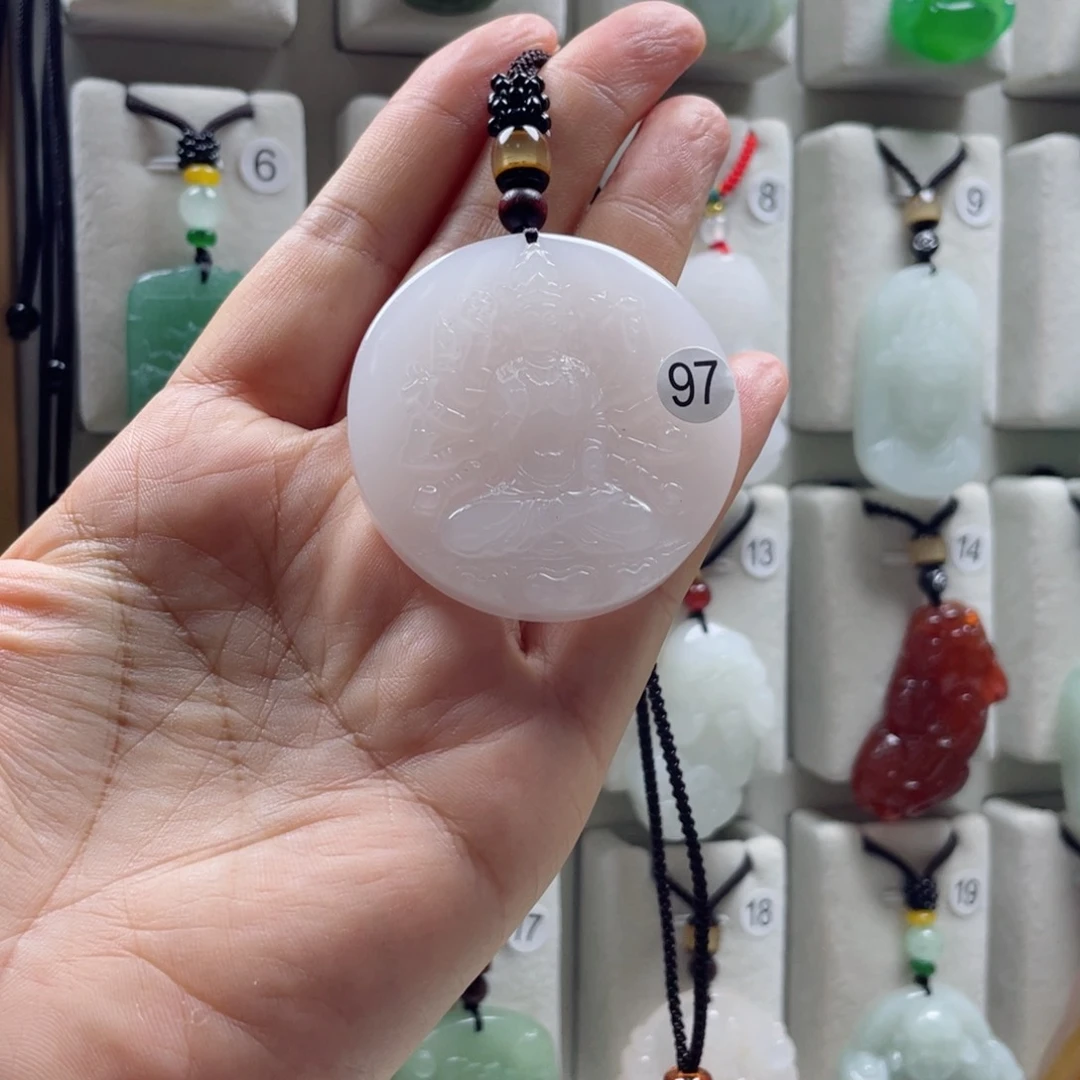 石英质玉未镶嵌颈饰