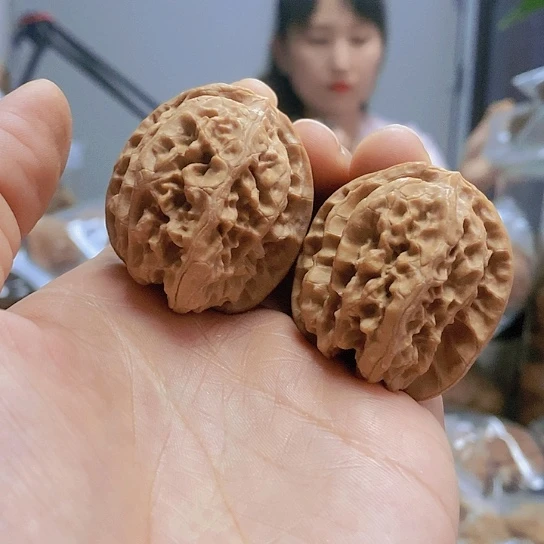 【闪购商品】把件文玩核桃36蜡皮磐石小众