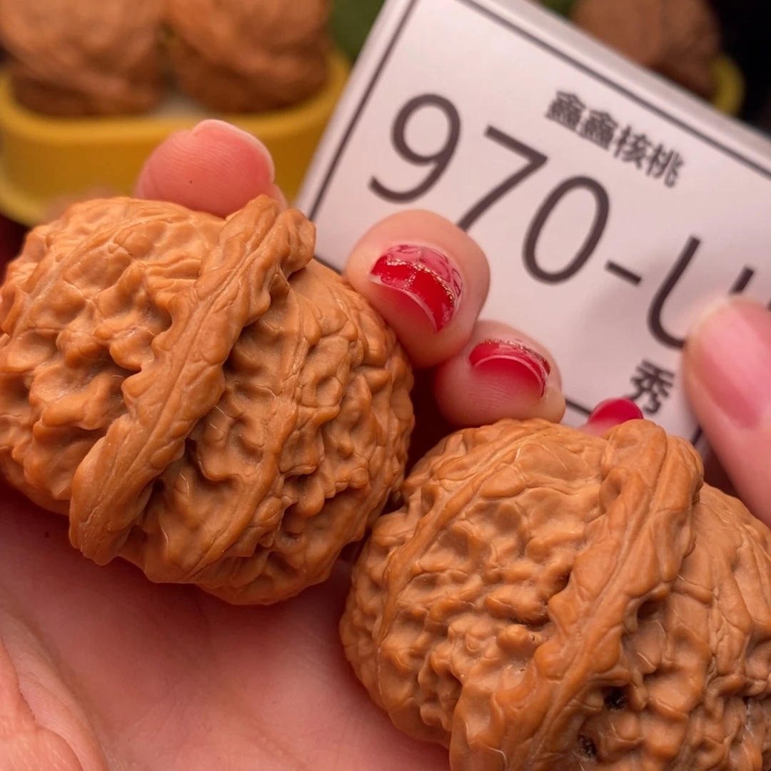 桃核把件白狮子42……