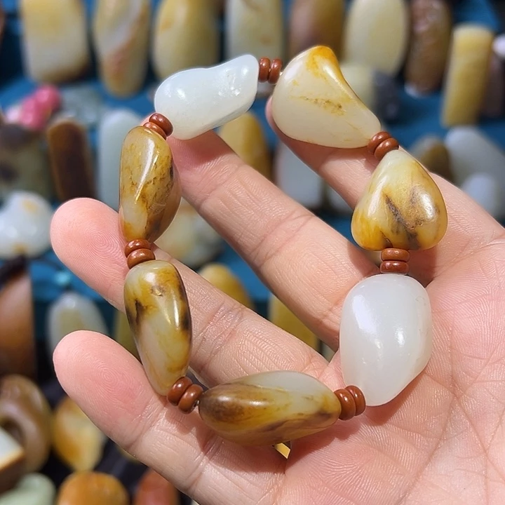 和田玉未镶嵌手串