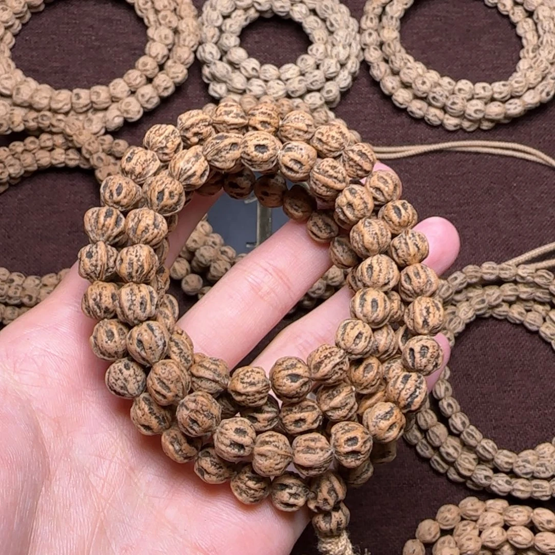 柏香籽/百香籽手串阿**i