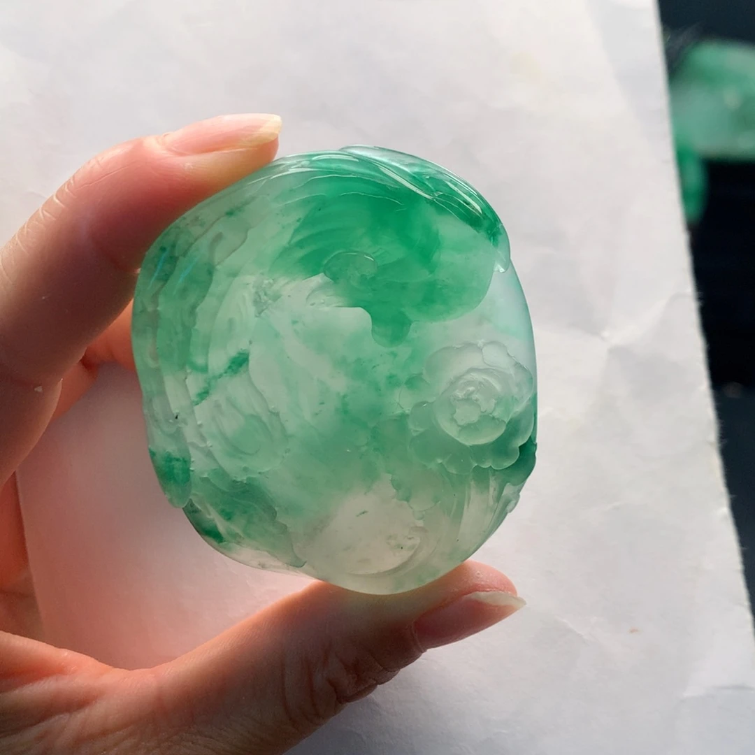 颈饰未镶嵌石英质玉