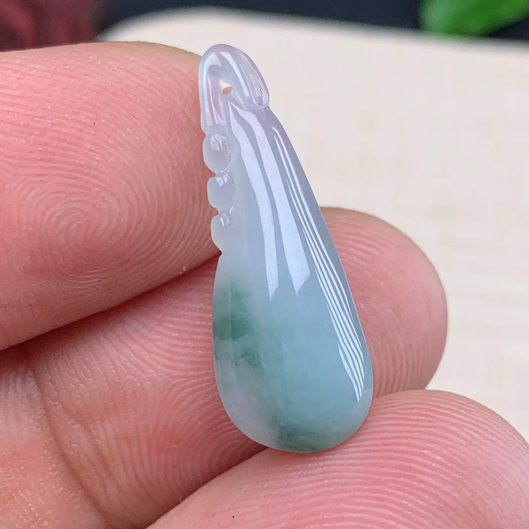 优惠缅甸纯天然翡翠A货老坑冰种绿色飘花迷你小精品福瓜吊坠送礼