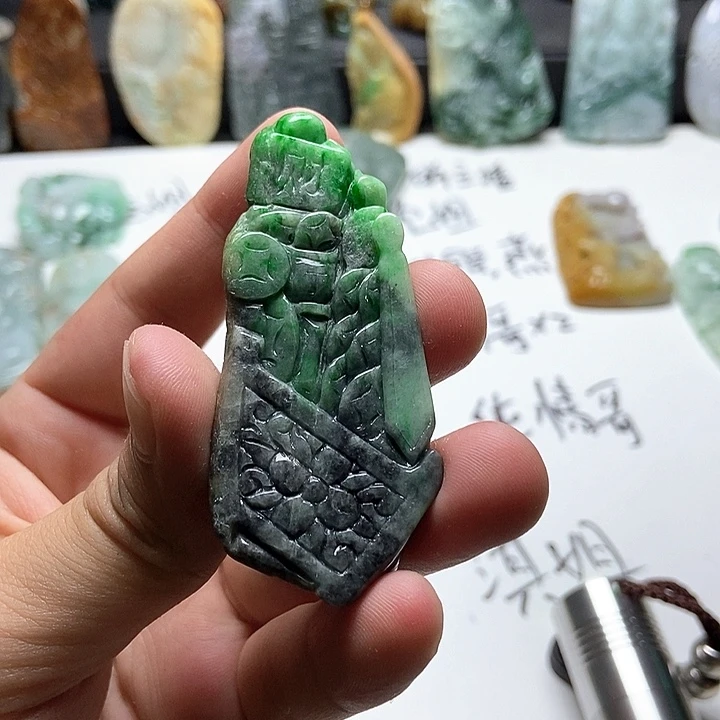 灯***剑翡翠未镶嵌颈饰翡翠a货