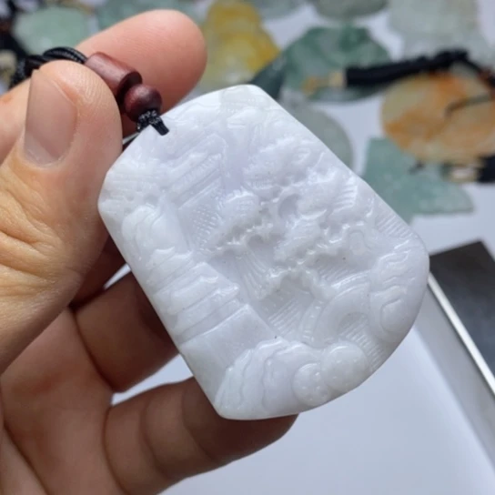 翡翠未镶嵌颈饰翡翠