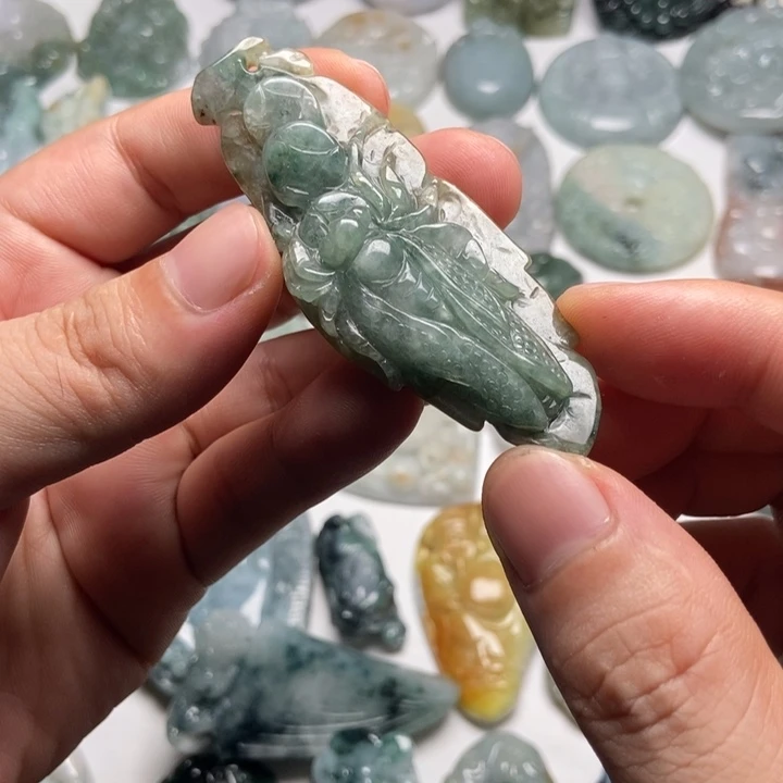 翡翠未镶嵌颈饰只了65