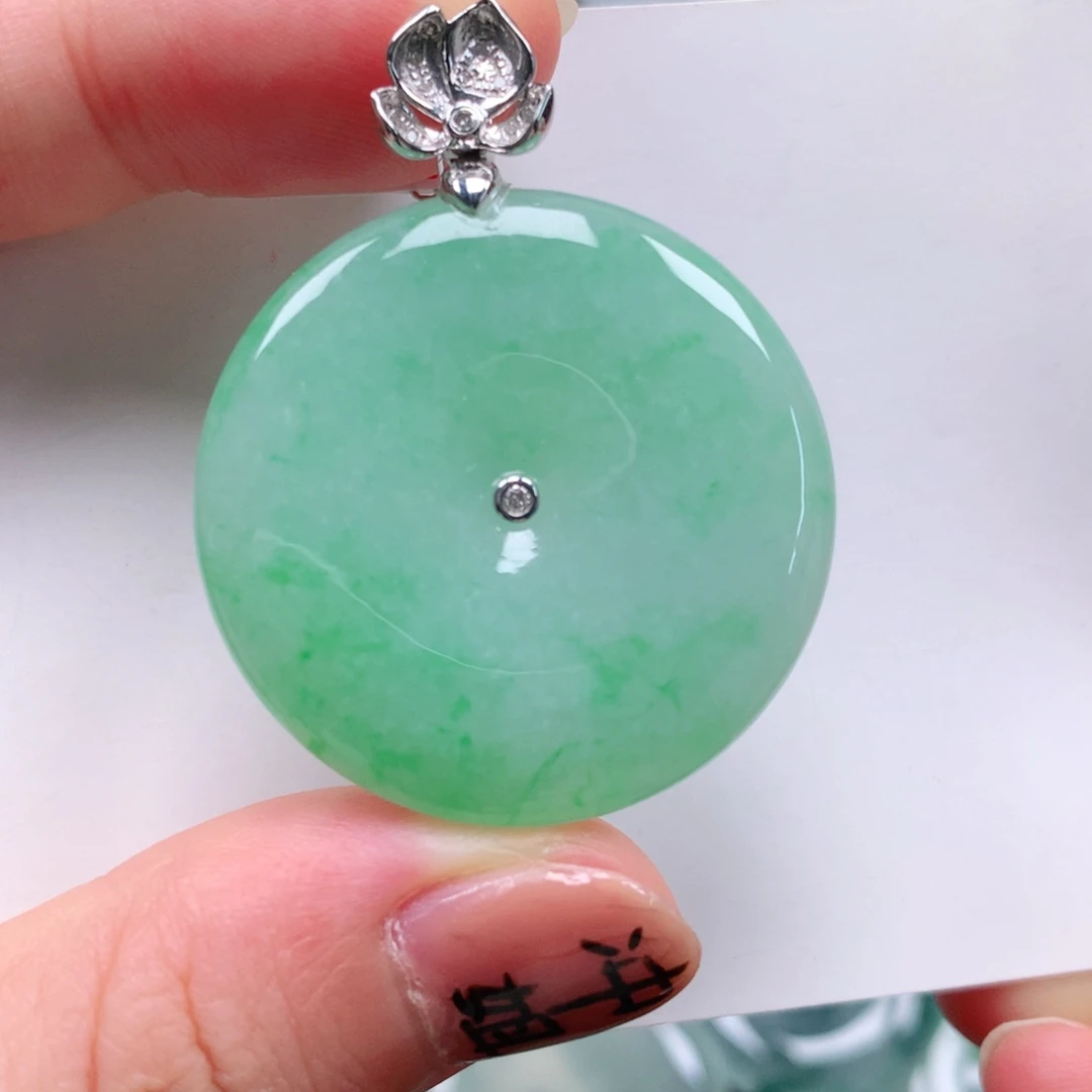 颈饰18K金镶嵌翡翠天然翡翠