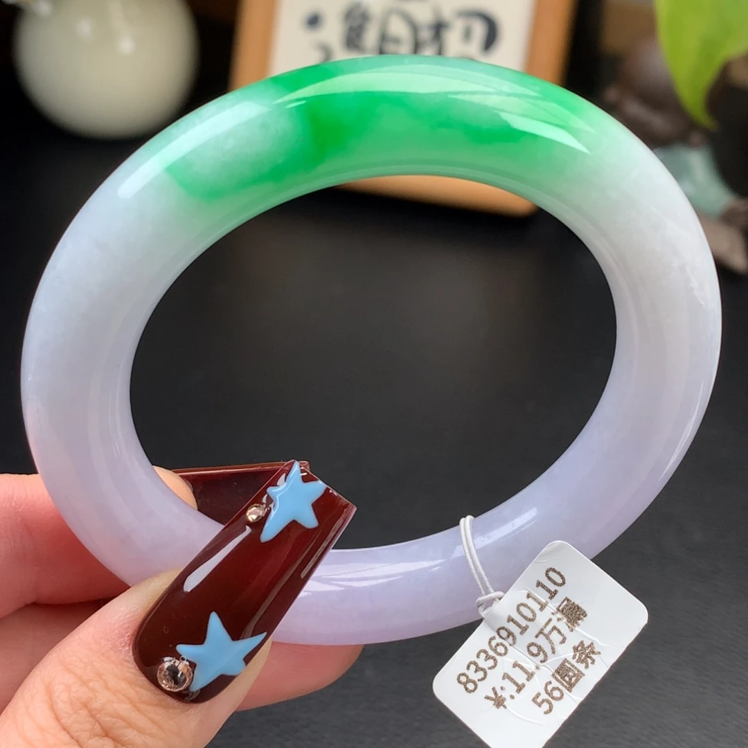 翡翠手镯未镶嵌细糯春彩圆条手镯