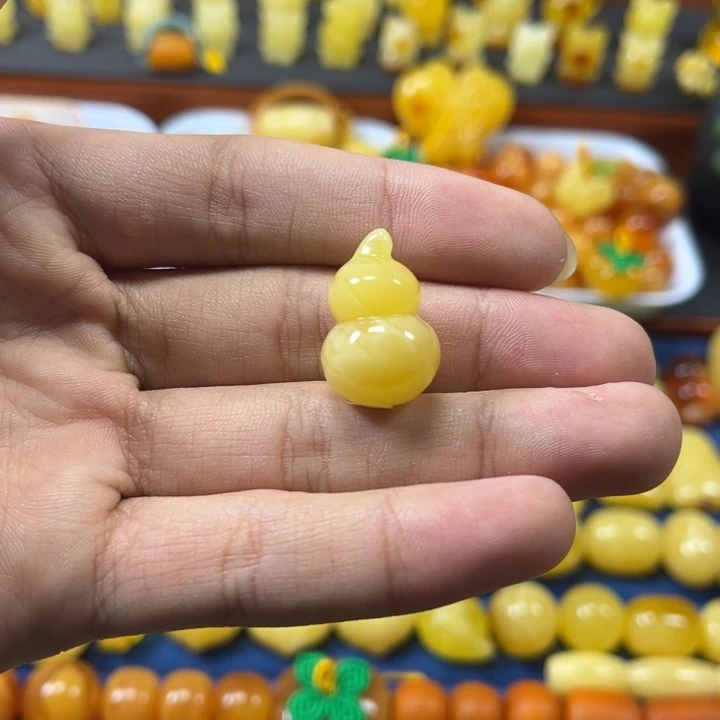 琥珀未镶嵌裸石卡22加浓蜡福禄寿