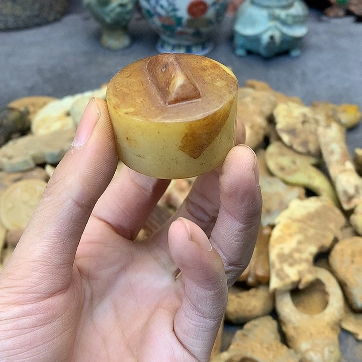 和田玉（糖玉）未镶嵌挂件