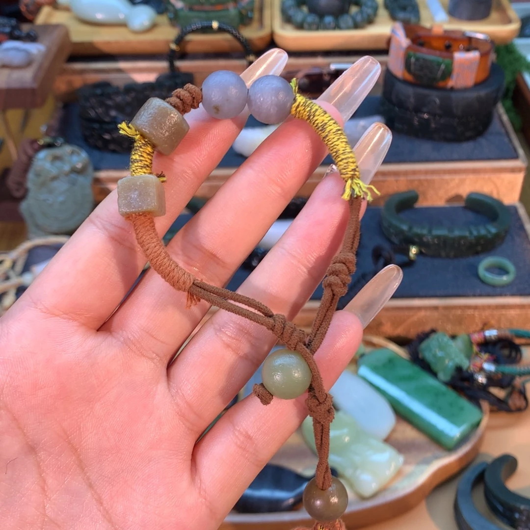 和田玉（糖玉）未镶嵌挂件