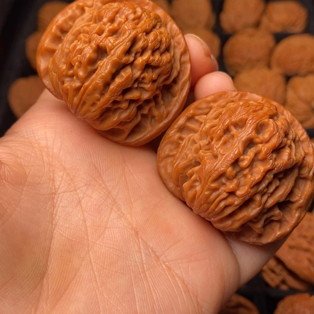 文玩核桃把件秦岭野生核桃