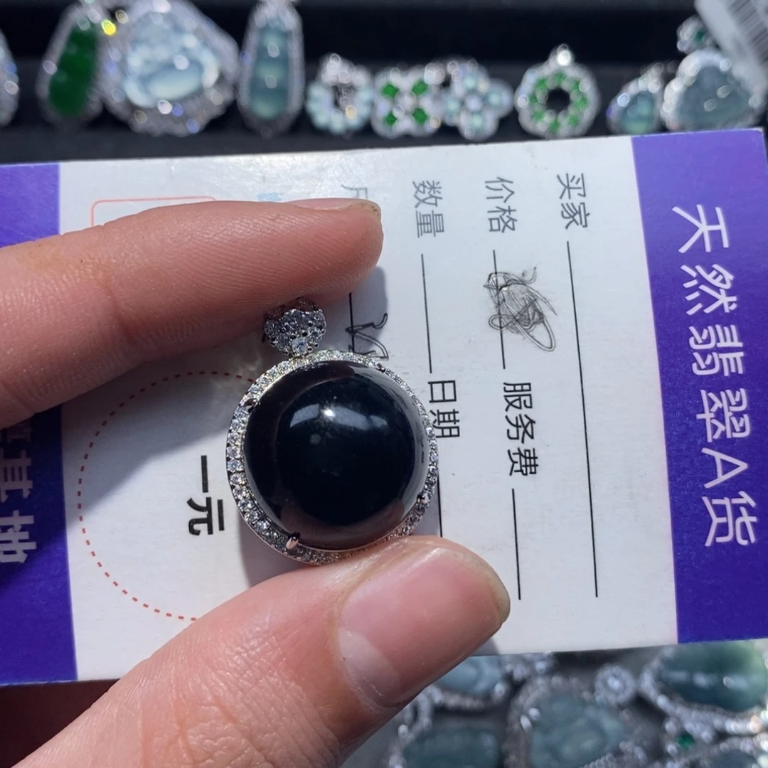 翡翠项链未镶嵌翡翠