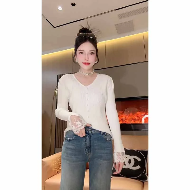洋气V领单排扣长袖针织衫女设计感蕾丝拼接修身显瘦开叉上衣