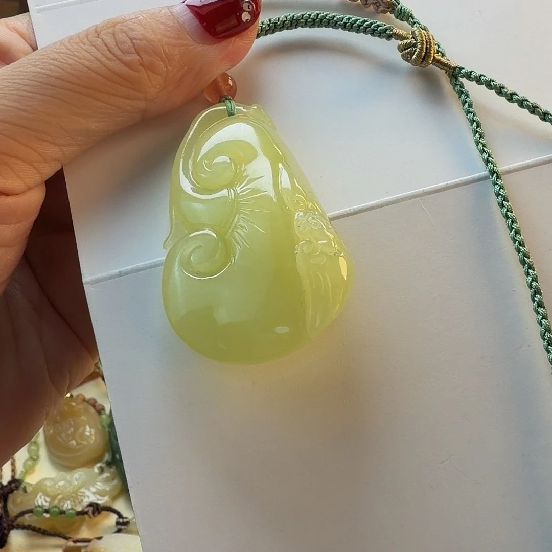 慧***和田玉未镶嵌颈饰